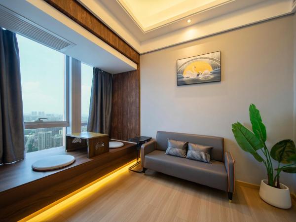 Xingyin Cloudy Hotel Guangzhou Changgang Subway Station - Free Shuttle Bus to Canton Fair Complex During Canton Fair Period : photo 4 de la chambre city view king suite