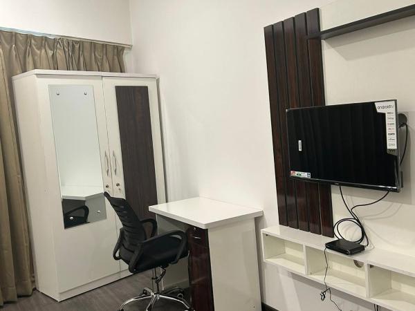 Seandee - Lush Private Rooms in Viman Nagar : photo 2 de la chambre chambre double avec salle de bains privative