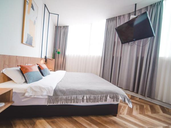 POSHPACKER·Chengdu Local Tea Hostel : photo 6 de la chambre chambre double deluxe avec salle de bains privative