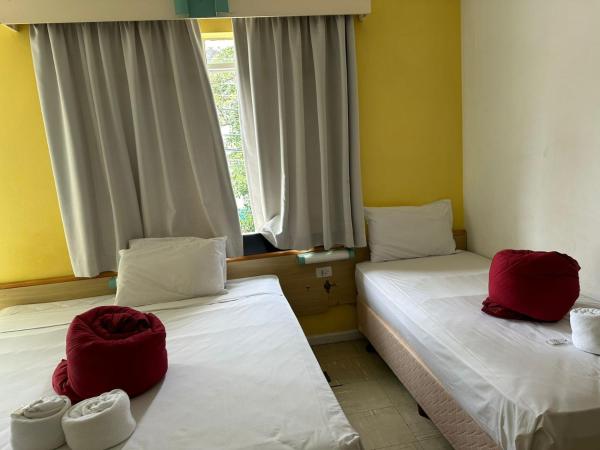 Hotel Blumenau Centro : photo 3 de la chambre chambre triple - rez-de-chaussée