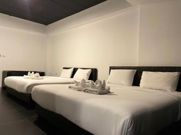 Azz Hotel : photo 2 de la chambre chambre lits jumeaux standard avec canapé