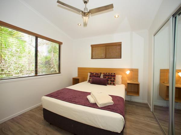 Ingenia Holidays Taigum : photo 10 de la chambre chalet 2 chambres avec baignoire spa - the billabong