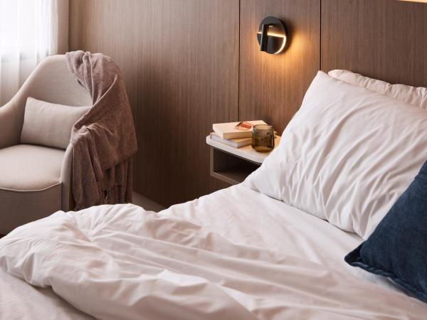 Rydges North Sydney : photo 9 de la chambre chambre lit king-size