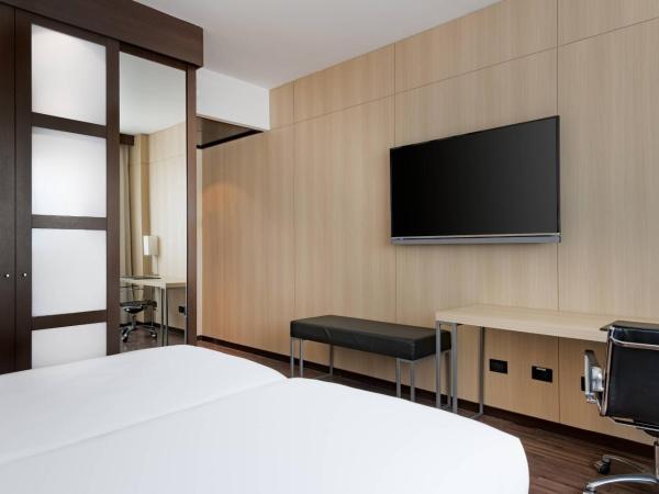 AC Hotel Bologna by Marriott : photo 2 de la chambre chambre triple deluxe avec 2 lits jumeaux/simples