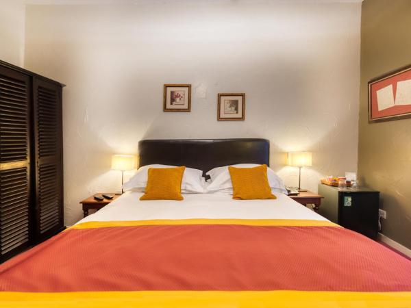 Hotel d'Aragon - Place de la Comédie : photo 2 de la chambre chambre standard lit queen-size