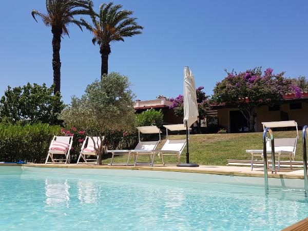 Santa Igia - Country House : photo 3 de la chambre appartement - vue sur piscine 