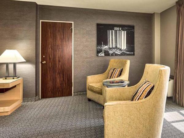 Plaza Hotel & Casino : photo 4 de la chambre chambre studio junior