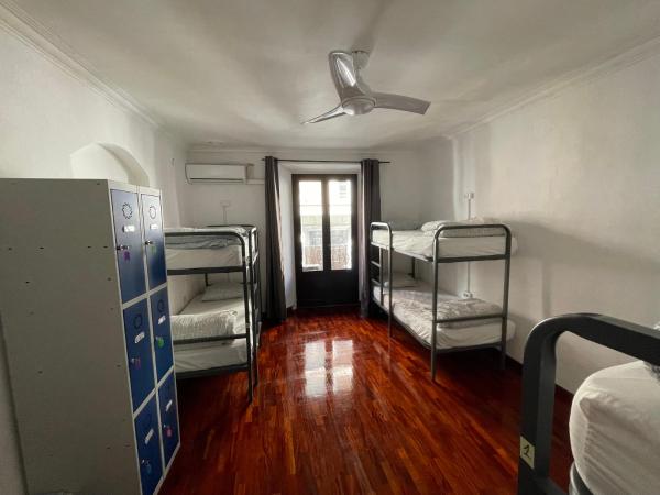 Tarragona Hostel : photo 3 de la chambre lit simple dans dortoir à 6 lits