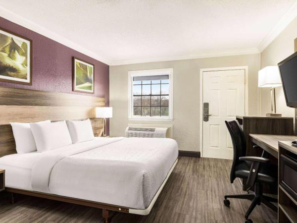 La Quinta Inn by Wyndham San Antonio Lackland : photo 7 de la chambre chambre lit king-size