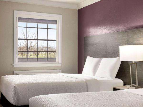 La Quinta Inn by Wyndham San Antonio Lackland : photo 9 de la chambre chambre avec 2 lits doubles