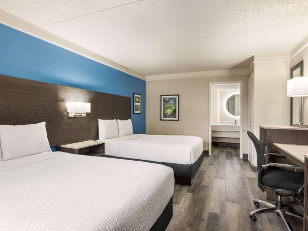 La Quinta Inn by Wyndham San Antonio I-35 N at Toepperwein : photo 4 de la chambre chambre standard avec 2 lits doubles