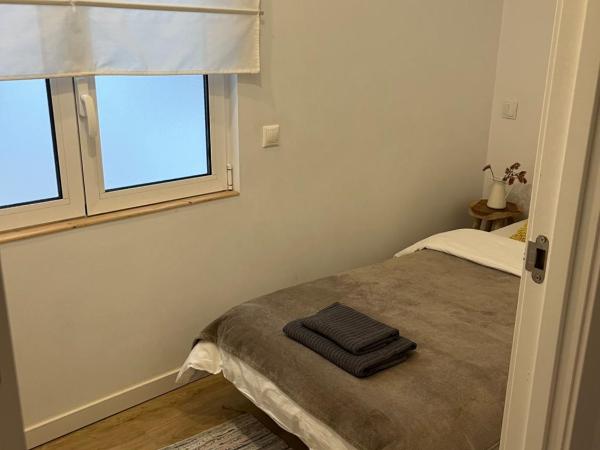 Hola Hostel Alicante : photo 3 de la chambre chambre simple avec toilettes et douche communes