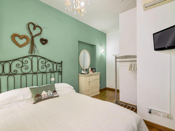 Affittacamere La Collina Degli Ulivi : photo 2 de la chambre chambre lit queen-size 