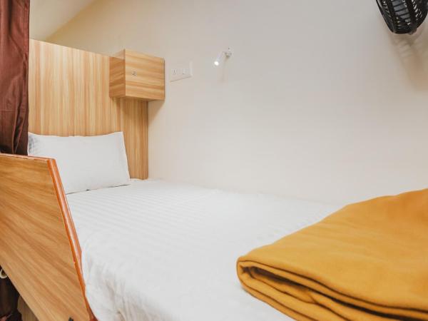 Sahara Dormitory Stay-near NESCO Bombay Exhibition Centre : photo 3 de la chambre lit simple dans dortoir mixte