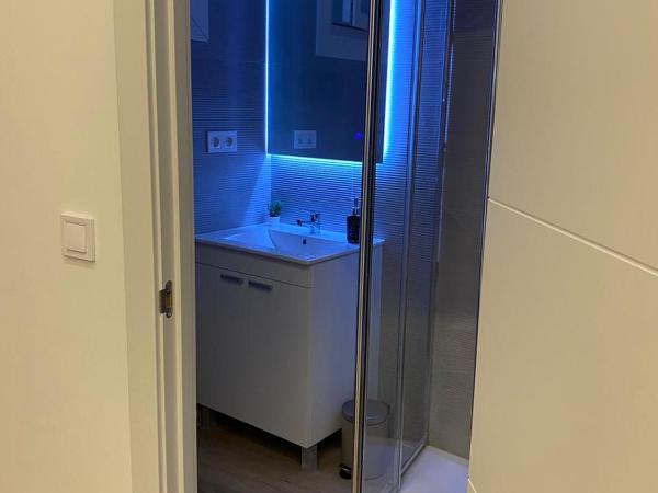 Suites Larios : photo 3 de la chambre chambre double avec salle de bains privative
