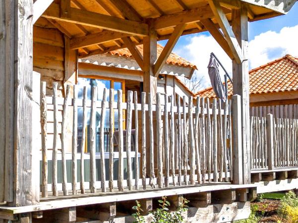 Le Domaine de La Tour des Vents : photo 8 de la chambre chambre quadruple avec terrasse