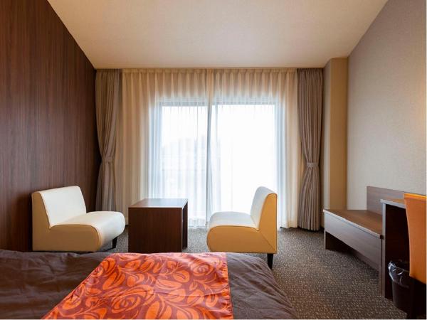 Maple Arima : photo 2 de la chambre chambre lits jumeaux avec salle de bains commune