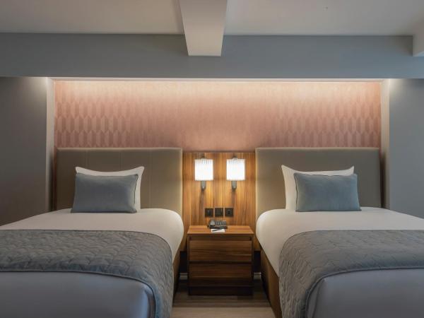 Riu Plaza The Gresham Dublin : photo 1 de la chambre hébergement familial de luxe lits jumeaux