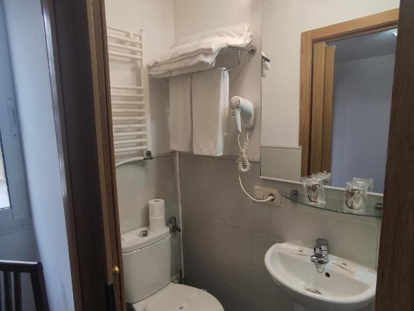 Hotel Hórreo by Bossh! Hotels : photo 6 de la chambre chambre lits jumeaux mansardée