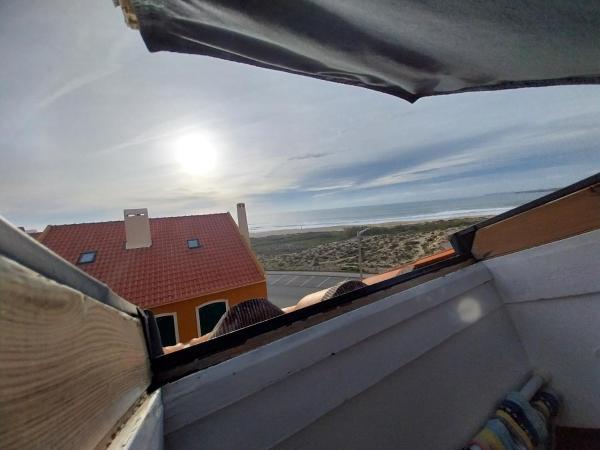 Supertubos Beach Hostel : photo 4 de la chambre chambre quadruple