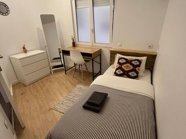 Hola Hostel Alicante : photo 5 de la chambre chambre simple standard avec salle de bains commune