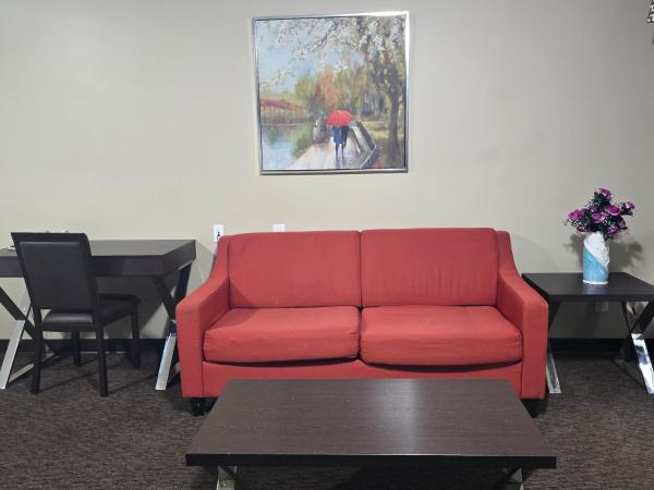 Royal Lodge : photo 4 de la chambre chambre lit king-size avec baignoire spa