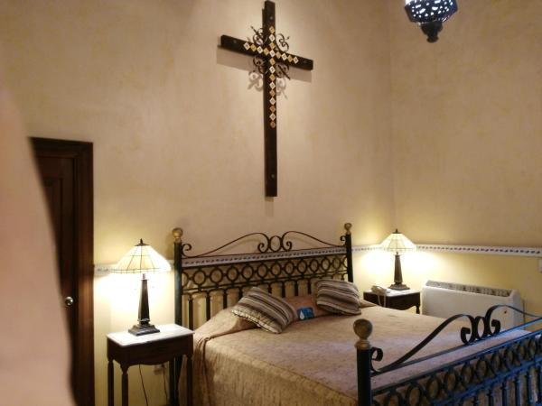Hotel Boutique La Mision De Fray Diego : photo 8 de la chambre deluxe suite 1 double bed & garden view