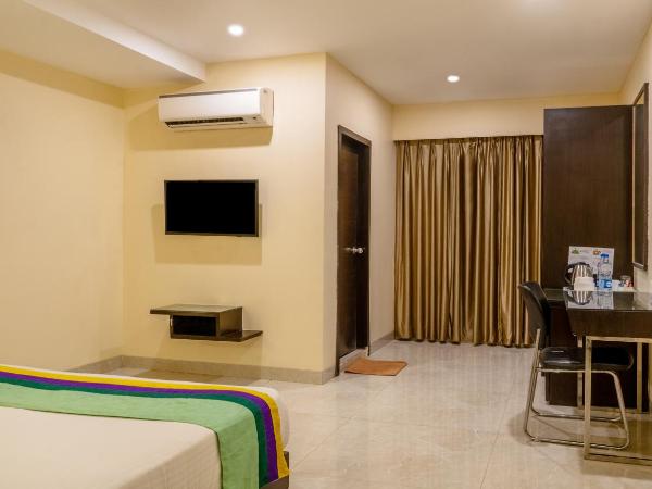 Treebo Acsys, Gachibowli : photo 3 de la chambre premium room with living room