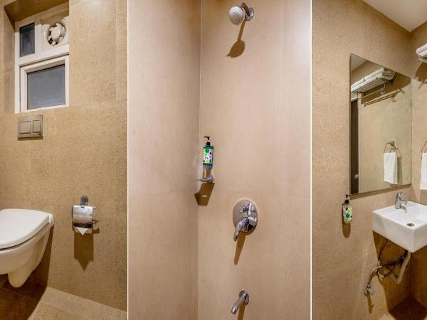 Treebo Acsys, Gachibowli : photo 9 de la chambre standard room with working desk