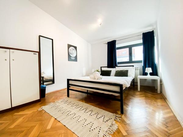 Whole Wide World Hostel : photo 2 de la chambre chambre double avec salle de bains commune