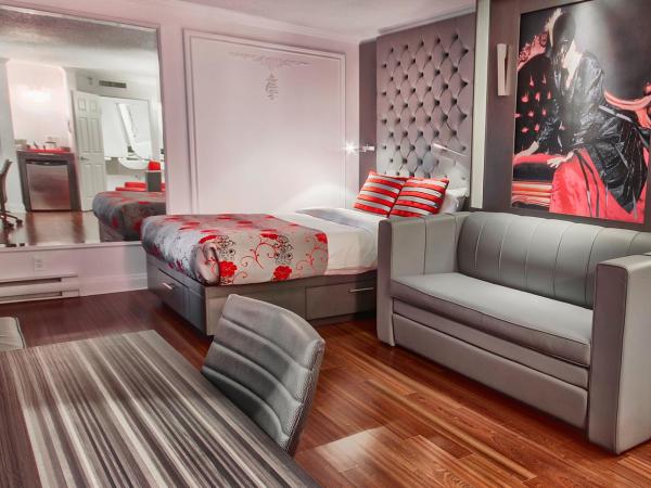 Hotel Plaza Quebec : photo 2 de la chambre chambre avec 1 lit queen-size et 1 lit escamotable queen-size - balcon intérieur - accessible aux personnes à mobilité réduite