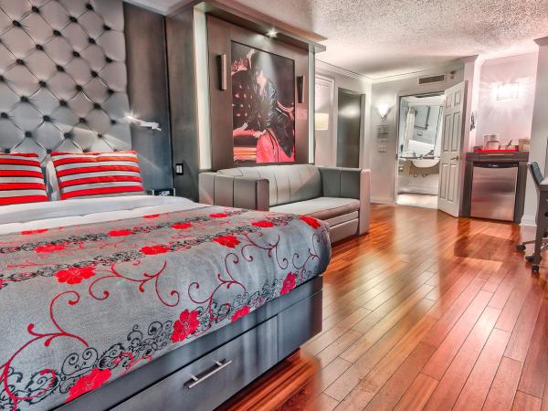 Hotel Plaza Quebec : photo 1 de la chambre chambre avec 1 lit queen-size et 1 lit escamotable queen-size - balcon intérieur - accessible aux personnes à mobilité réduite