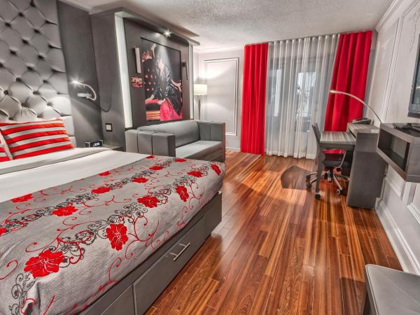 Hotel Plaza Quebec : photo 1 de la chambre chambre avec 1 lit quen-size et 1 lit escamotable queen-size - terrasse intérieure