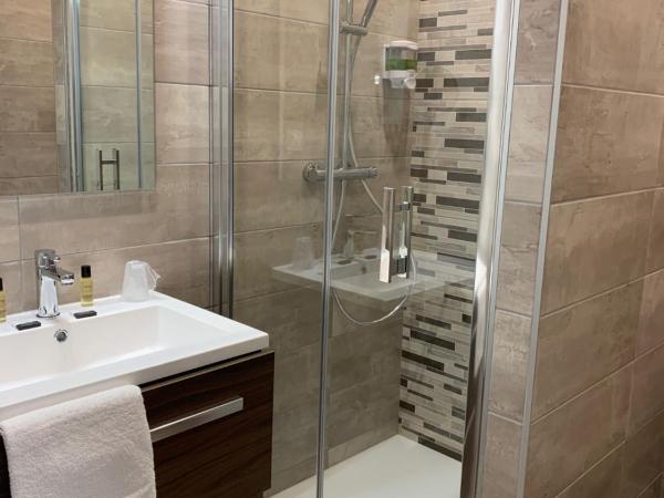 La Bonbonniere - Sure Hotel Collection by Best Western : photo 2 de la chambre chambre lit queen-size standard - non-fumeurs