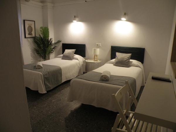 Hostal Paco Marbella : photo 4 de la chambre chambre double ou lits jumeaux standard