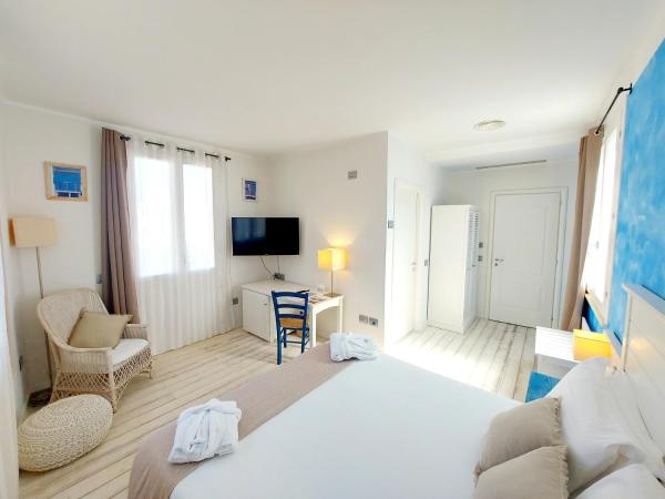 Hotel La Villa Del Mare : photo 1 de la chambre chambre double supérieure avec terrasse