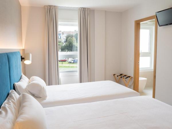 Hotel Parking Miradoiro de Belvís : photo 6 de la chambre chambre lits jumeaux