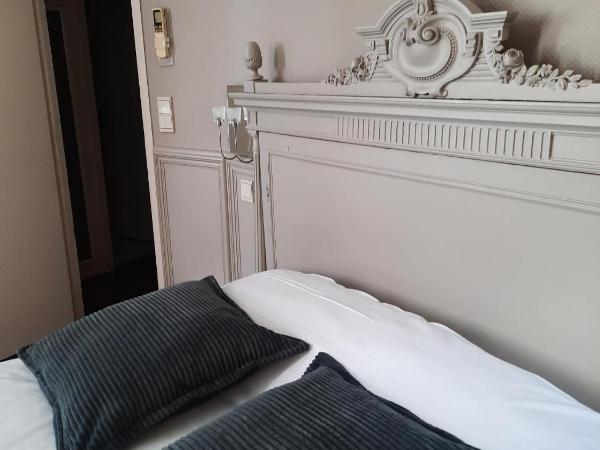 Hôtel de France : photo 1 de la chambre chambre quadruple