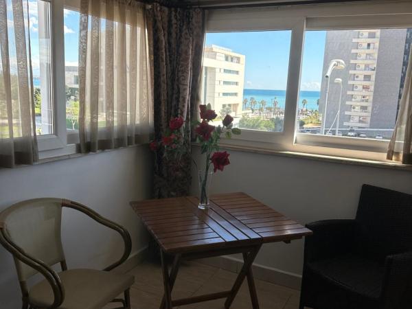 Beyondiest HOTEL : photo 4 de la chambre chambre familiale - vue sur mer