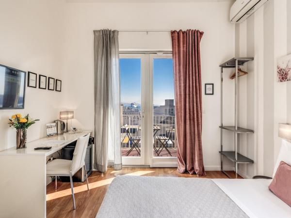 Napoli Great View B&B : photo 3 de la chambre chambre double deluxe avec balcon - vue sur mer