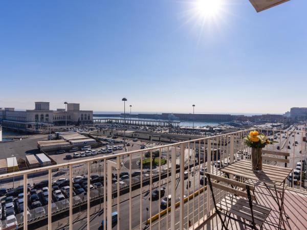 Napoli Great View B&B : photo 5 de la chambre chambre double deluxe avec balcon - vue sur mer