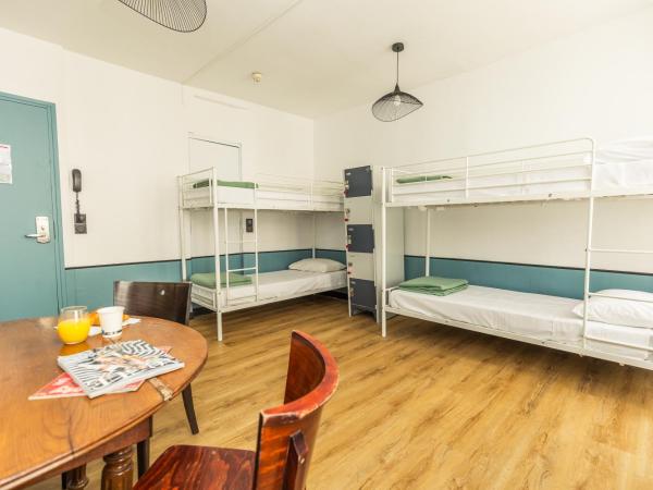 Young and Happy Latin Quarter by Hiphophostels : photo 4 de la chambre bed in a 4-bed female dormitory with shared bathroom