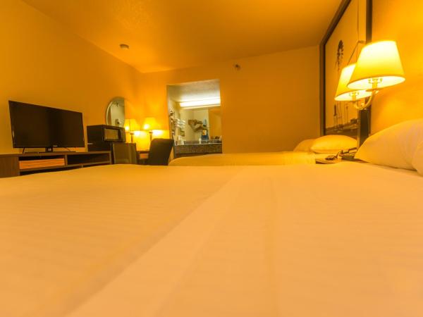 Super 8 by Wyndham Oklahoma Airport Fairgrounds West : photo 3 de la chambre chambre 2 lits queen-size - non-fumeurs