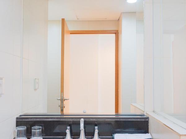 The Capital Hotel Surabaya : photo 5 de la chambre chambre lits jumeaux deluxe