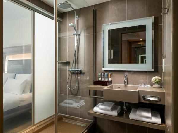 Novotel Istanbul Bosphorus Hotel : photo 4 de la chambre chambre supérieure avec lit queen-size - accessible aux personnes à mobilité réduite