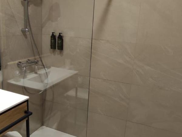 Hotel Parking Miradoiro de Belvís : photo 6 de la chambre chambre lits jumeaux Économique