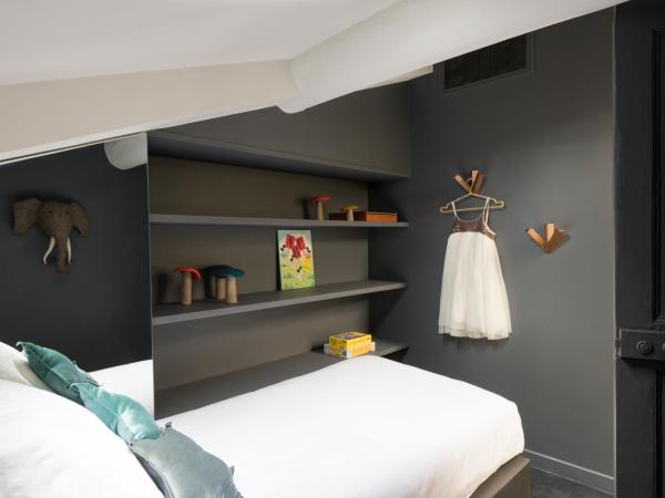 MiHotel Bellecour : photo 5 de la chambre suite junior esméralda