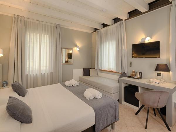 Hotel Fontana Verona : photo 6 de la chambre chambre double ou lits jumeaux avec lit d'appoint