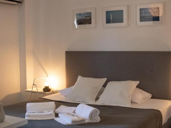 Pine House - Faro Airport, Beach and City Center : photo 2 de la chambre chambre double standard avec salle de bains commune