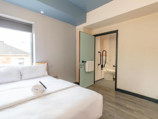 easyHotel Glasgow City : photo 2 de la chambre chambre double - accessible aux personnes à mobilité réduite